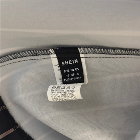 SHEIN Black and White Pinstriped Blazer - Picture 3 of 8